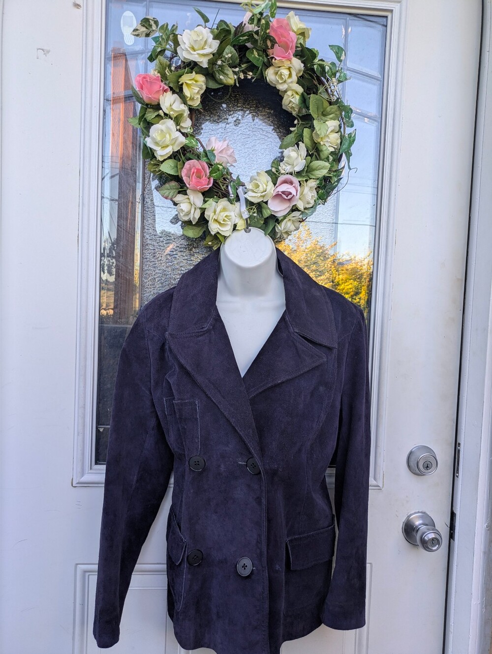 Beautiful vintage purple suede jacket With Silk Lining. - Picture 11 of 13